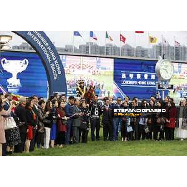 LHKIR 2018 - The Longines Hong Kong Cup - Silvestre de Sousa on Glorious Forever - Hong Kong, Sha Tin Racecourse - 9 December 2018 - ph.Stefano Grasso/Longines