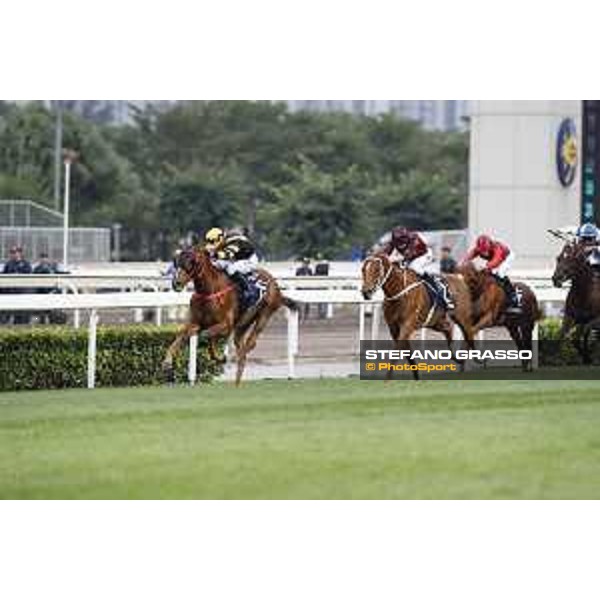 LHKIR 2018 - The Longines Hong Kong Cup - Silvestre de Sousa on Glorious Forever - Hong Kong, Sha Tin Racecourse - 9 December 2018 - ph.Stefano Grasso/Longines