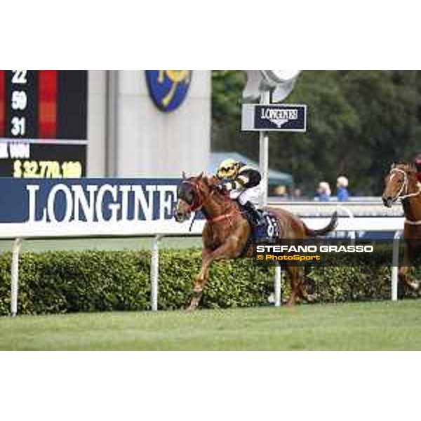 LHKIR 2018 - The Longines Hong Kong Cup - Silvestre de Sousa on Glorious Forever - Hong Kong, Sha Tin Racecourse - 9 December 2018 - ph.Stefano Grasso/Longines
