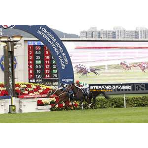 LHKIR 2018 - The Longines Hong Kong Vase - Zac Purton on Exultant - Hong Kong, Sha Tin Racecourse - 9 December 2018 - ph.Stefano Grasso/Longines