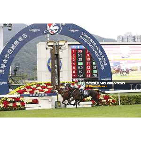 LHKIR 2018 - The Longines Hong Kong Vase - Zac Purton on Exultant - Hong Kong, Sha Tin Racecourse - 9 December 2018 - ph.Stefano Grasso/Longines