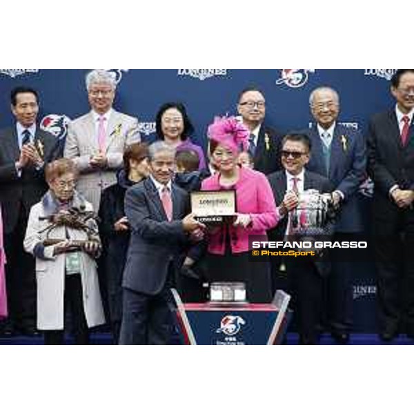 LHKIR 2018 - The Longines Hong Kong Vase - Prize giving ceremony - Karen Au Yeung, A S Cruz - Hong Kong, Sha Tin Racecourse - 9 December 2018 - ph.Stefano Grasso/Longines