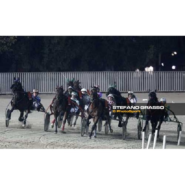 on the last bend of the Gran Criterium \'Memorial Piero Biondi\' the winner Hugo Langeweg with Main Wise As( 1st from left) with Andrea Guzzinati and Mondiale Ok at his left Milan San Siro, 16th nov. 2008 ph. Stefano Grasso