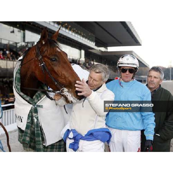 Jean Pierre Dubois , Qualita Bourbon and Jos Verbeeck after winning the heat of Gran Premio U.E.T Milan, 16th nov. 2008 ph. Stefano Grasso