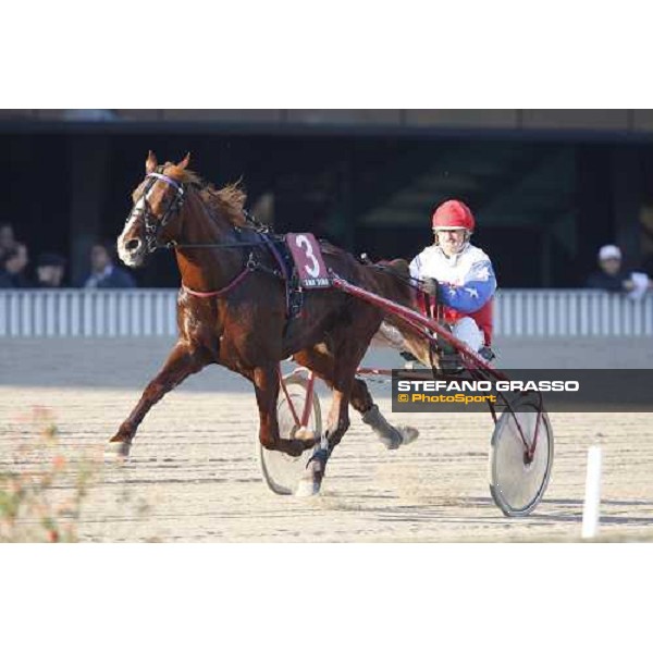 Tjitse Smeding warming up with Quest For Gold before the start of the heat of the Gran Premio U.E.T. Milan, 16th nov. 2008 ph. Stefano Grasso