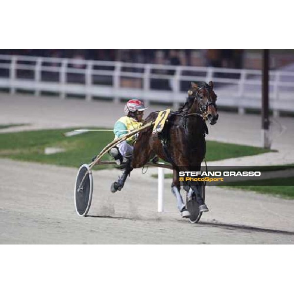 Pippo Gubellini with Mind Wise As wins the Gran Criterium Filly Milan, 16th nov. 2008 ph. Stefano Grasso