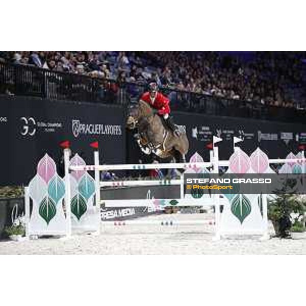 GC Prague Playoffs - Class 9 - Pius Schwizer (SUI) on Living The Dream - Prague, O2 Arena - 15 December 2018 - ph.Mario Grassia/LGCT