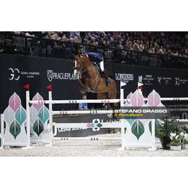 GC Prague Playoffs - Class 9 - Julien Epaillard (FRA) on Virtuose Champeix - Prague, O2 Arena - 15 December 2018 - ph.Mario Grassia/LGCT