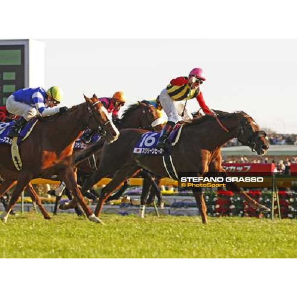 Mirco Demuro triumphs on Screen Hero after winning the Japan Cup at Fuchu racecourse beating Deep Sky and Vodka Tokyo, 30th nov. 2008 ph. Stefano Grasso
