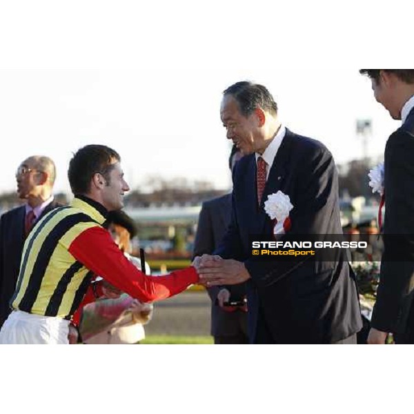 Mirco Demuro is congratulated by the President of JRA after winning the Japan Cup at Fuchu racecourse. Tokyo, 30th nov. 2008 ph. Stefano Grasso