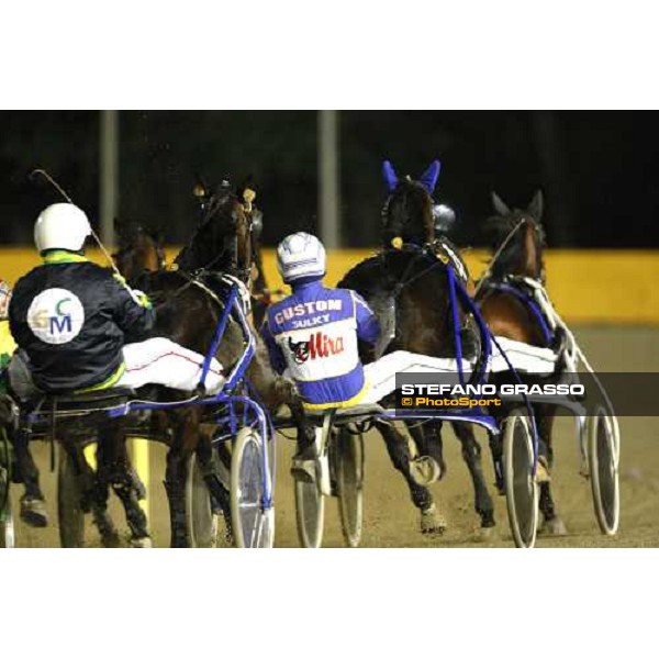 Jorma Kontio with Mania turn the bend and goes to win the Gran Premio Allevatori Rome, 8th december 2008 ph. Stefano Grasso