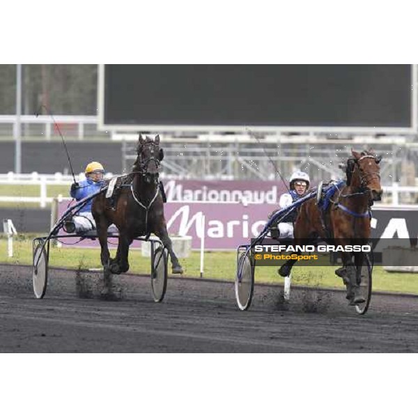 at the last few meters to the line Sebastien Baud with Orlando Sport leads and goes to win the Prix du Luxembourg beating Jean PIerre Dubois with Infinitif Paris - Vincennes, 24th january 2009 ph. Stefano Grasso