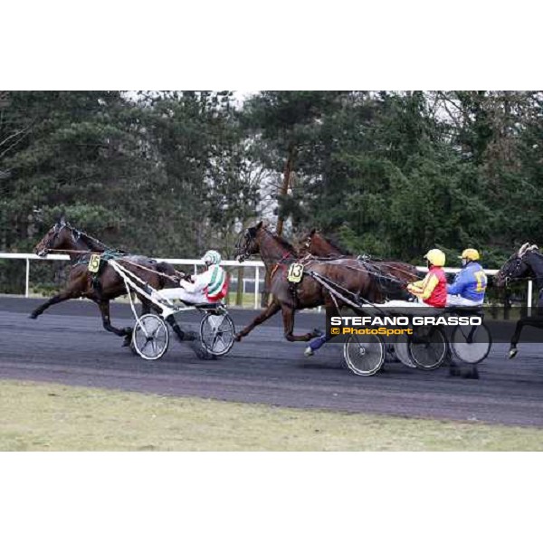 on the hill of the Prix d\' Amerique 2009, Frank Nivard with Meaulnes du Corta leads on Oiseau de Feux and Qualitˆ Bourbon Paris-Vincennes, 25th january 2009 ph. Stefano Grasso