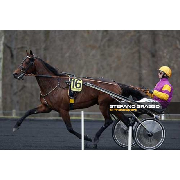 Pierre Levesque warming up with Offshore Dream before the start of the Prix d\' Amerique 2009 Paris-Vincennes, 25th january 2009 ph. Stefano Grasso