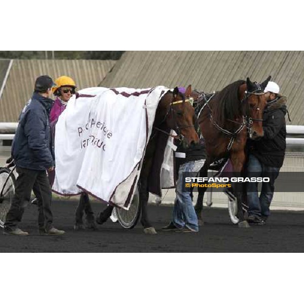 Pierre Levesque with Offshore Dream and Exploit Caf come back to the stable after warming up Paris-Vincennenes, 25th january 2009 ph. Stefano Grasso