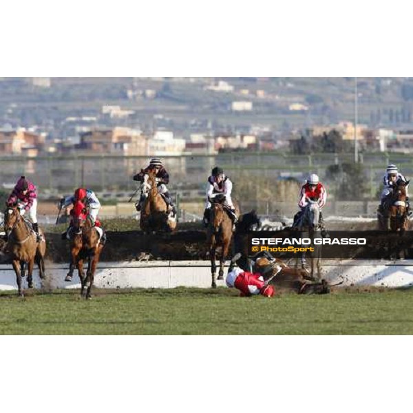 Josef Bartos on Paracchini jumps during the 59.a Gran Corsa Siepi di Roma, followed by Bruciapelo, falling, Blanc de Blancs, Galandas, Terra Romana, Valandraud and Wutzleline Roma, 15th february 2009 ph. Stefano Grasso