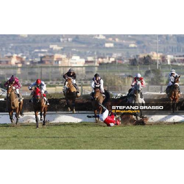 Josef Bartos on Paracchini jumps during the 59.a Gran Corsa Siepi di Roma, followed by Bruciapelo, falling, Blanc de Blancs, Galandas, Terra Romana, Valandraud and Wutzleline Roma, 15th february 2009 ph. Stefano Grasso