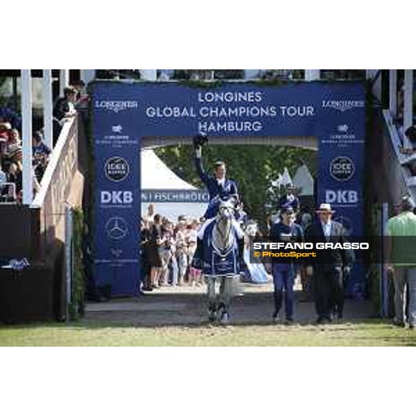 LGCT of Hamburg - Grand Prix - Prize giving ceremony - Daniel Deusser (GER) - Hamburg, Derby Park - 1 June 2019 - ph.Stefano Grasso/LGCT