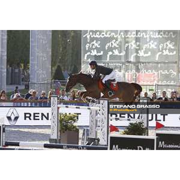 LGCT of Paris - Grand Prix - Simon Delestre (FRA) on Hermes Ryan - Paris, Champ de Mars - 6 July 2019 - ph.Stefano Grasso/LGCT