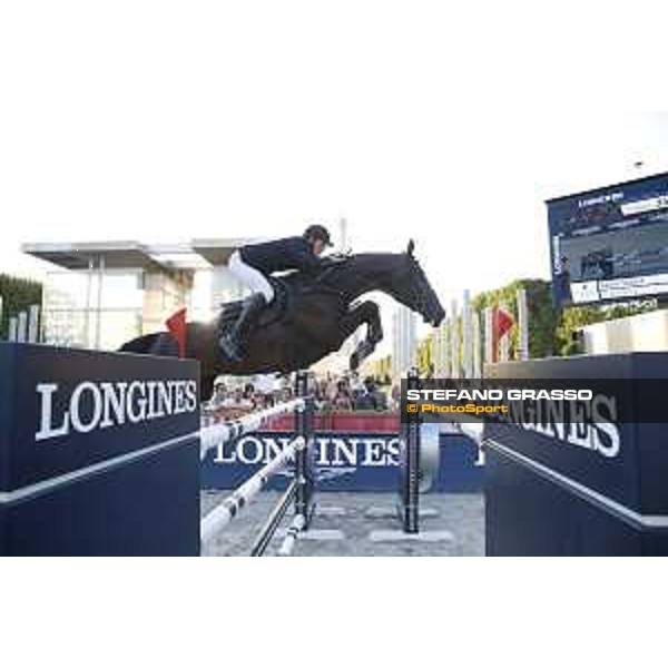 LGCT of Paris - Grand Prix - Kevin Staut (FRA) on Calevo 2 - Paris, Champ de Mars - 6 July 2019 - ph.Stefano Grasso/LGCT
