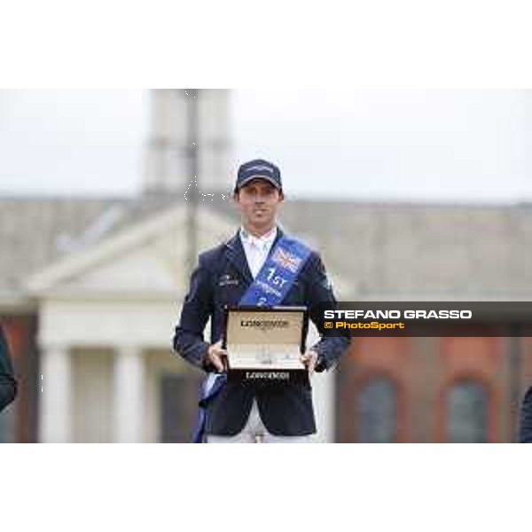 LGCT of London - Grand Prix - Prize giving ceremony - Ben Maher (GBR) - London, Royal Hospital Chelsea - 3 August 2019 - ph.Stefano Grasso/LGCT