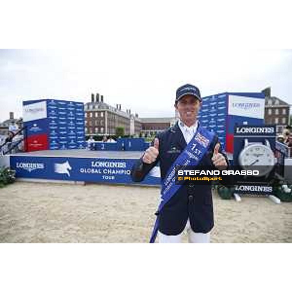 LGCT of London - Grand Prix - Prize giving ceremony - Ben Maher (GBR) - London, Royal Hospital Chelsea - 3 August 2019 - ph.Stefano Grasso/LGCT