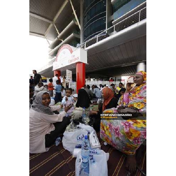 racegoers at the Dubai World Cup Dubai - Nad El Sheba, 28th march 2009 ph. Stefano Grasso