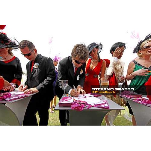 fashion contest at the Dubai World Cup Dubai - Nad El Sheba, 28th march 2009 ph. Stefano Grasso