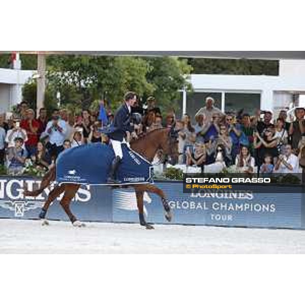 LGCT of Roma - Grand Prix - Prize giving ceremony - Lap of honour for Ben Maher (GBR) on Explosion W - Roma, Stadio dei Marmi - 7 September 2019 - ph.Stefano Grasso/LGCT