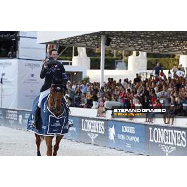 LGCT of Roma - Grand Prix - Prize giving ceremony - Lap of honour for Ben Maher (GBR) on Explosion W - Roma, Stadio dei Marmi - 7 September 2019 - ph.Stefano Grasso/LGCT
