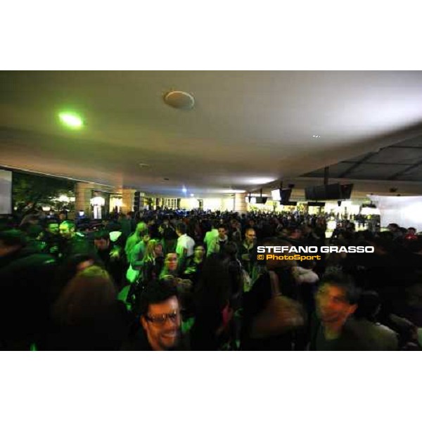 10.000 people enjoyed the night party at San Siro galopp racetrack Milan, 25th april 2009 ph. Stefano Grasso
