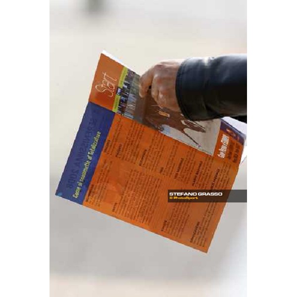 racecard of San Siro trotting racetrack Milan, 25th april 2009 ph. Stefano Grasso