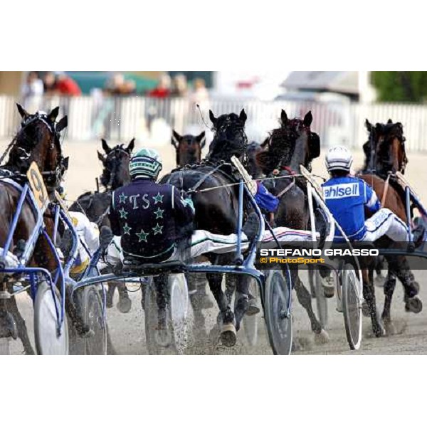 Marco Smorgon with Libeccio Grif follows the group on the bend of the Gran Premio d\' Europa Milan, 25th april 2009 ph. Stefano Grasso
