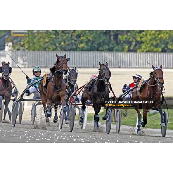 Andrea Guzzinati with Lisa America goes to win the Gran Premio d\' Europa while Santo Mollo with Lana del Rio looks at him. In the middle Le Touquet Milan, 25th april 2009 ph. Stefano Grasso