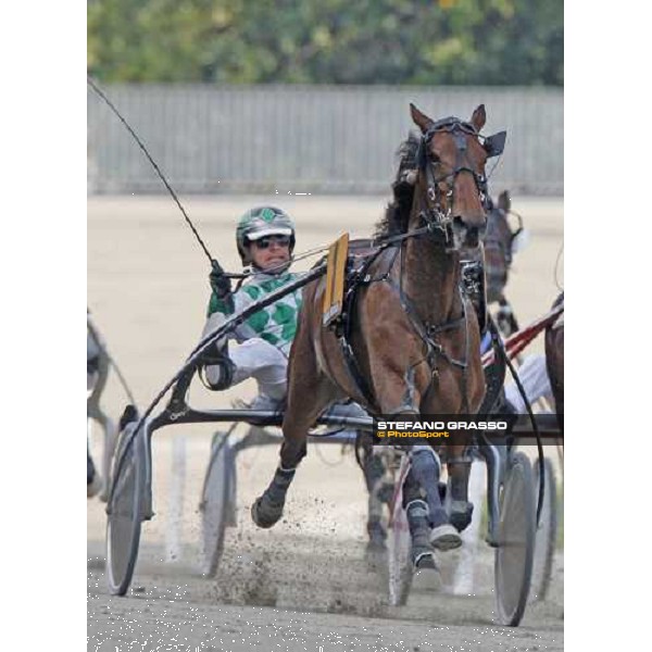 Andrea Guzzinati with Lisa America goes to win the Gran Premio d\' Europa Milan, 25th april 2009 ph. Stefano Grasso