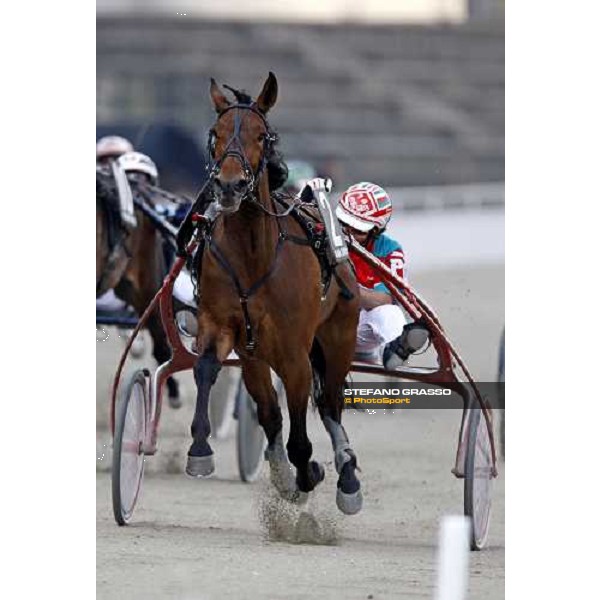 Pietro Gubellini congratulates with Lover Power after winning the Gran Premio d\' Europa Filly Milan, 25th april 2009 ph. Stefano Grasso