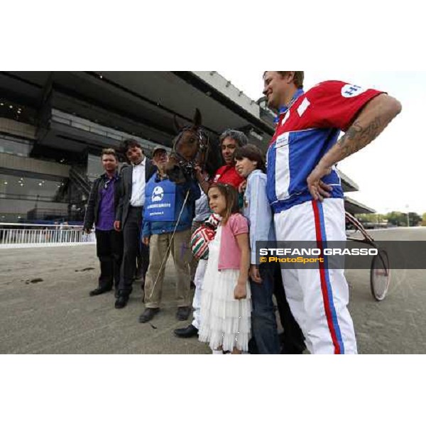 Pietro Gubellini poses with Lover Power, Harri Rantanen and the horse connection, winners of Gran Premio d\' Europa Filly Milan, 25th april 2009 ph. Stefano Grasso