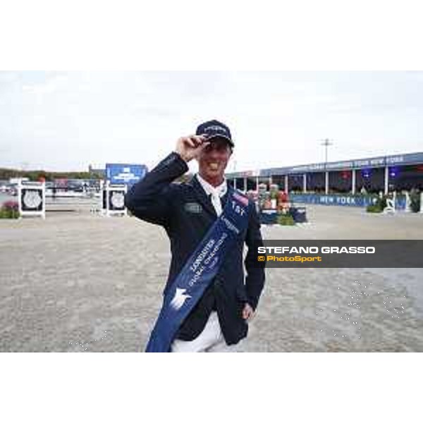 LGCT of New York - Grand Prix - Prize giving ceremony - Ben Maher (GBR) - New York, Governors Island - 29 September 2019 - ph.Stefano Grasso/LGCT