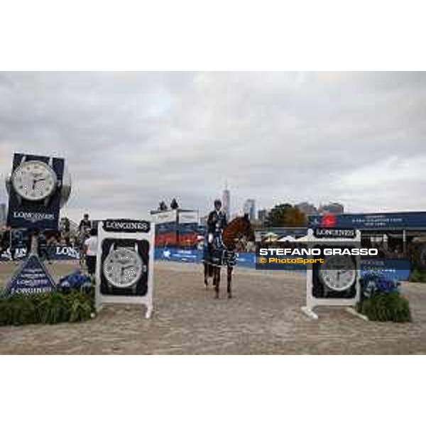 LGCT of New York - Grand Prix - Prize giving ceremony - Ben Maher (GBR) - New York, Governors Island - 29 September 2019 - ph.Stefano Grasso/LGCT