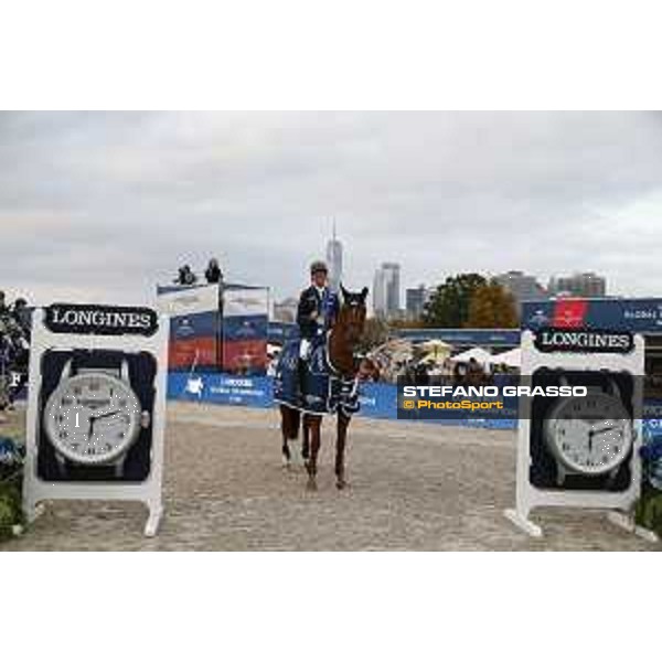 LGCT of New York - Grand Prix - Prize giving ceremony - Ben Maher (GBR) - New York, Governors Island - 29 September 2019 - ph.Stefano Grasso/LGCT