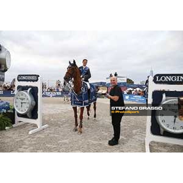 LGCT of New York - Grand Prix - Prize giving ceremony - Ben Maher (GBR), Andre Agassi - New York, Governors Island - 29 September 2019 - ph.Stefano Grasso/LGCT