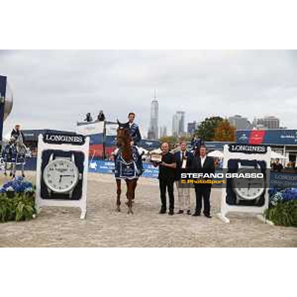 LGCT of New York - Grand Prix - Prize giving ceremony - Ben Maher (GBR), Andre Agassi, Charles Villoz (VP and Head of International Sales at Longines), Jan Tops (President of LGCT and co-founder of GCL) - New York, Governors Island - 29 September 2019 - ph.Stefano Grasso/LGCT