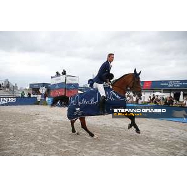 LGCT of New York - Overall standing - Lap of honour for Ben Maher (GBR) - New York, Governors Island - 29 September 2019 - ph.Stefano Grasso/LGCT