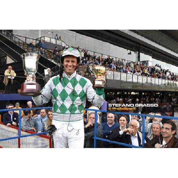 Andrea Guzzinati stands the cups after winning the Gran Premio d\' Europa Milan, 25th april 2009 ph. Stefano Grasso