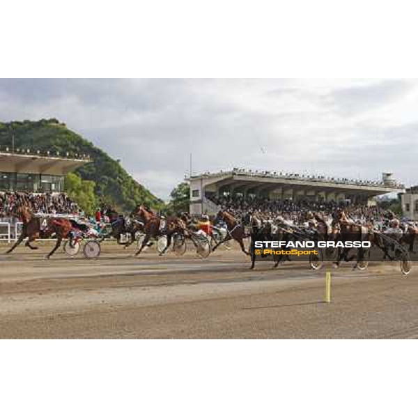 Pietro Gubellini with island Effe triumphs winning the 60°Gran Premio Lotteria - Trofeo Snai Napoli, 3rd may 2009 ph. Stefano Grasso