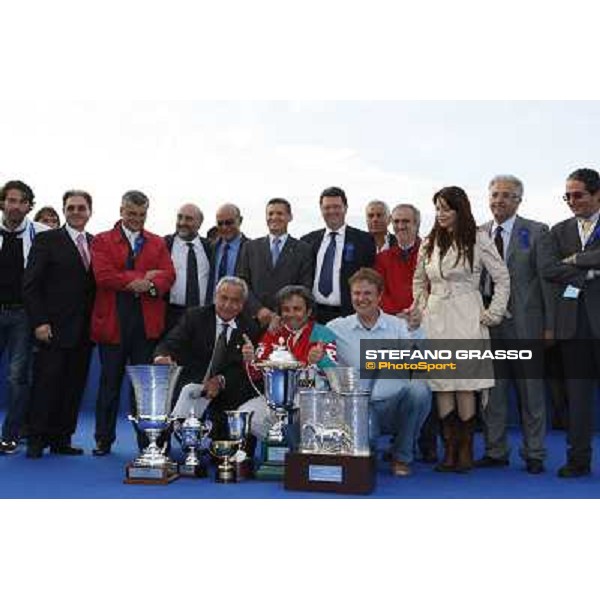 giving prize for Pietro Gubellini winner with island Effe of the the 60° Gran Premio Lotteria - Trofeo Snai Napoli, 3rd may 2009 ph. Stefano Grasso