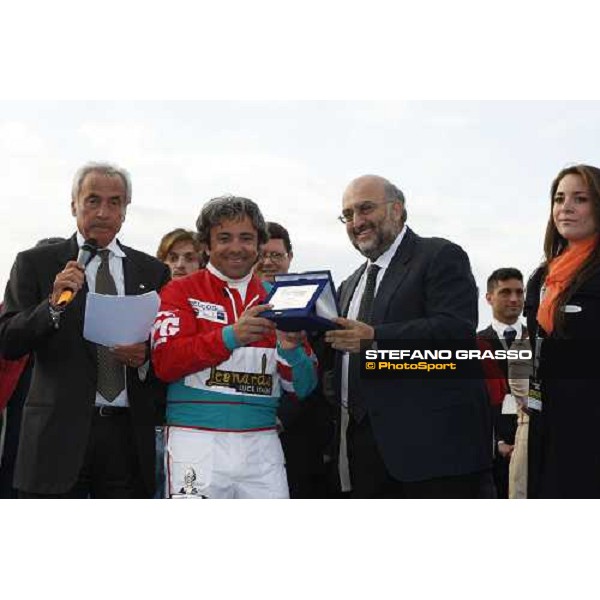 giving prize for Pietro Gubellini winner with island Effe of the the 60° Gran Premio Lotteria - Trofeo Snai Napoli, 3rd may 2009 ph. Stefano Grasso