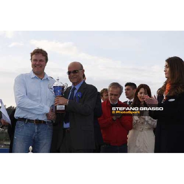 giving prize for trainer Harry Rantanen winner with island Effe of the the 60° Gran Premio Lotteria - Trofeo Snai Napoli, 3rd may 2009 ph. Stefano Grasso