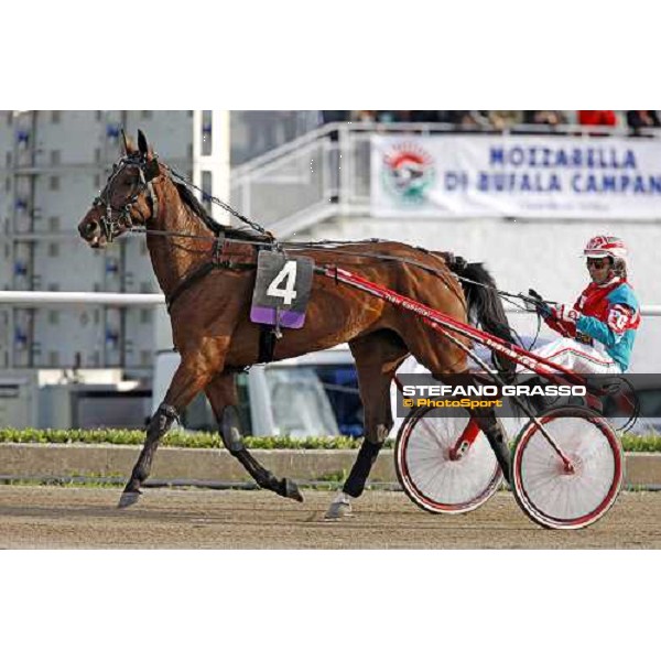 Roberto Vecchione with Algiers Hall before the start of the 60¡ Gran Premio Lotteria - Trofeo Snai Napoli, 3rd may 2009 ph. Stefano Grasso