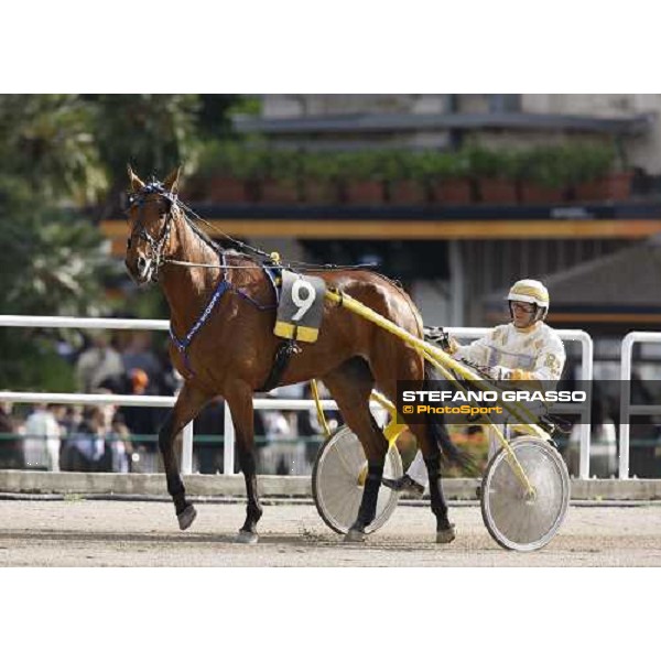 Roberto Andreghetti with Glamour Effe warming up before the start of the consolation prize of 60¡ Gran Premio Lotteria - Trofeo Snai Napoli, 3rd may 2009 ph. Stefano Grasso